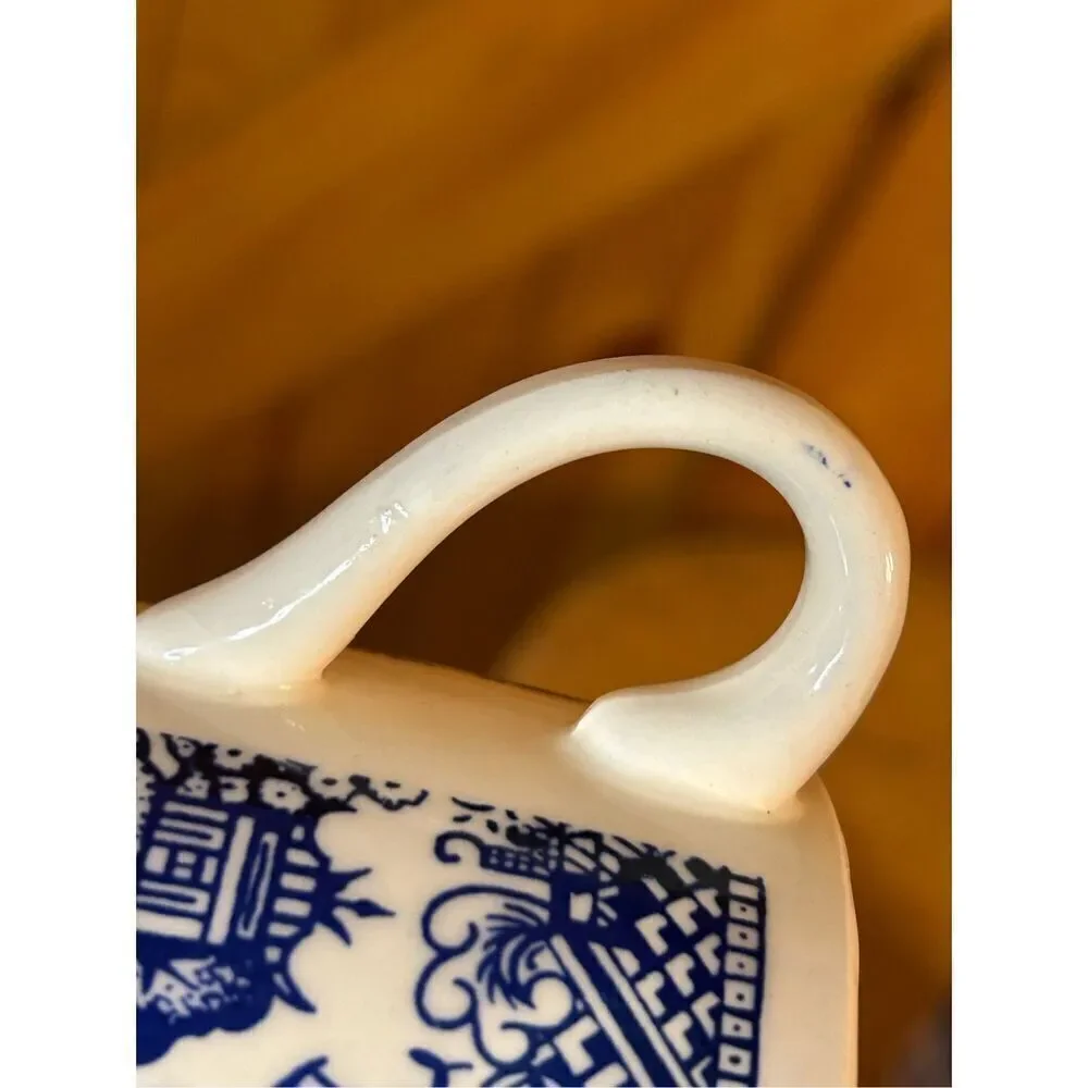 Set of 2 Vintage Blue Willow Coffee Tea Cups Mugs Made In USA 2 3/4